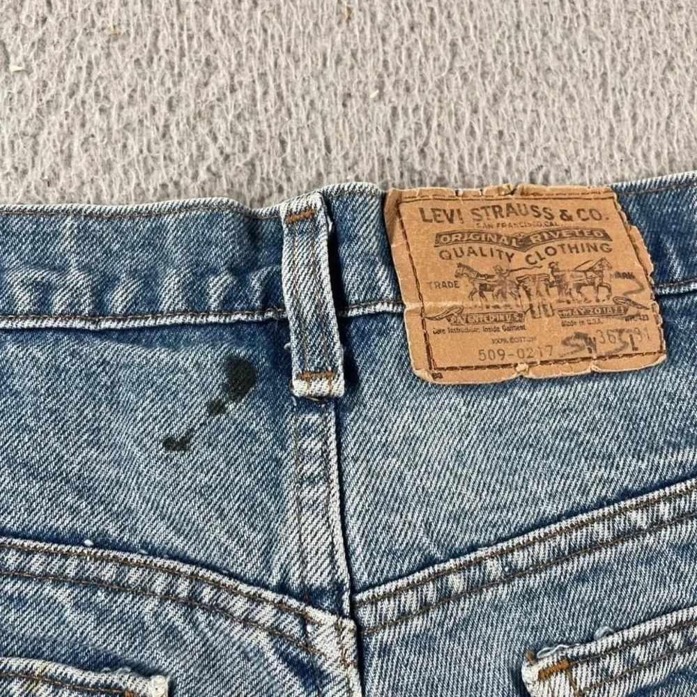 VTG 90s Levi's Womens Jean Shorts fit 34 Orange Tab Jorts Cutoff Distressed Y2k - Picture 6 of 6